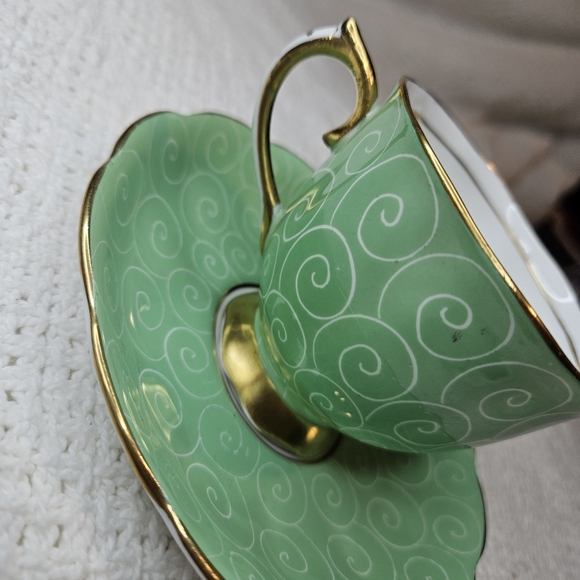 Royal Albert Crown Bone England China Teacup Saucer GREEN w/White Swirls… - Picture 6 of 16